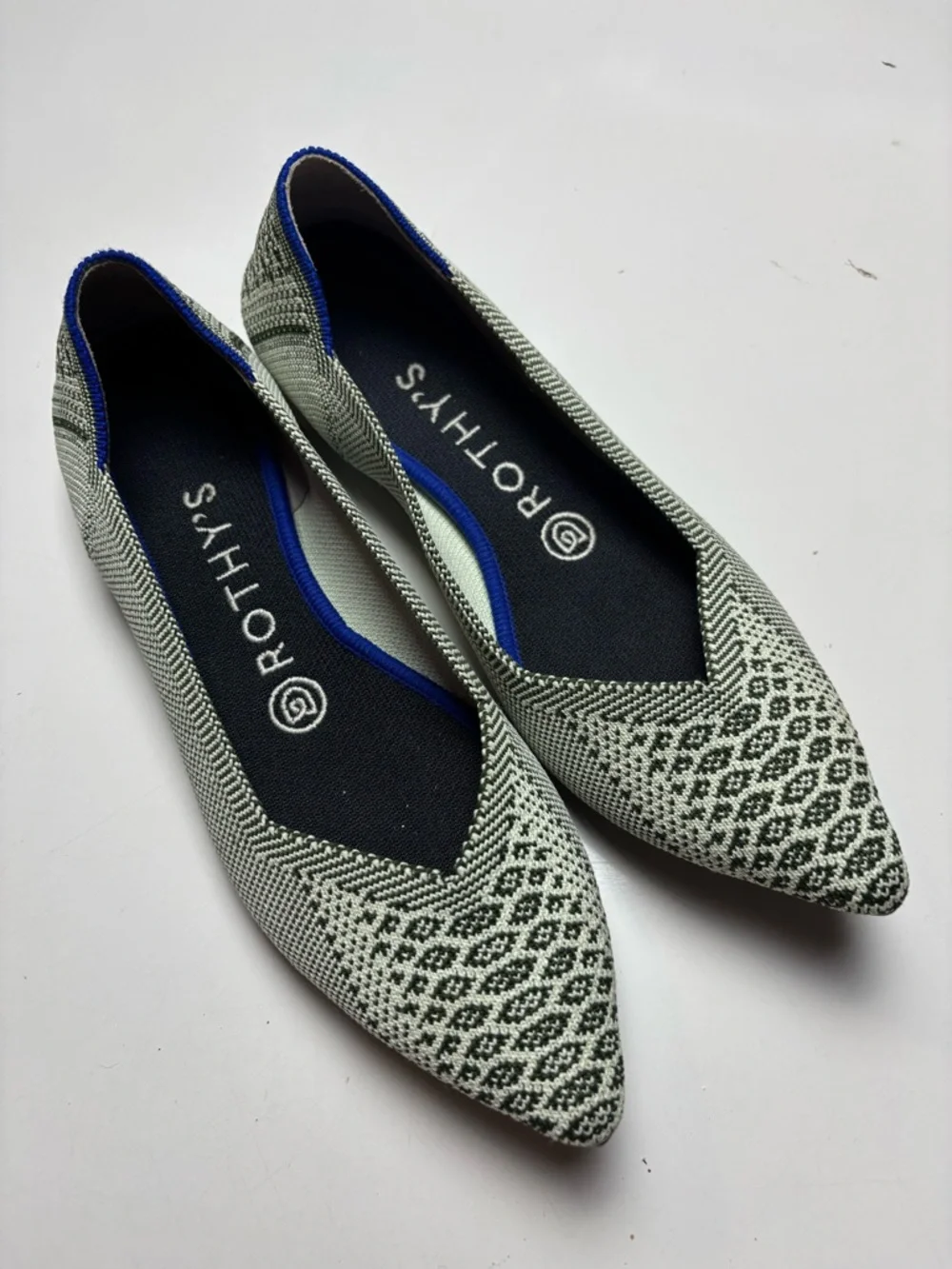 Rothys Pistachio Python the point‎ flats sz 7 RARE